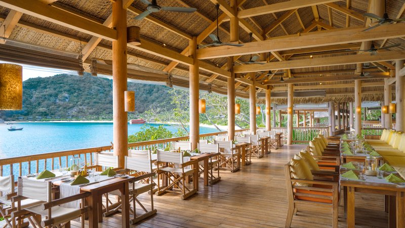 một thoáng bình yên tại Dining By The Bay