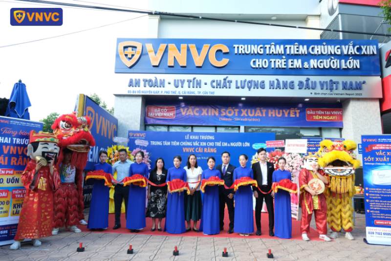 Khoảnh khắc khách hàng trong ngày khai trương VNVC Cái Răng