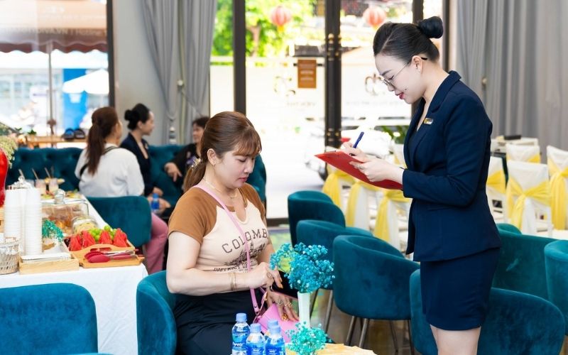 Hãy thử thực tập làm chuyên viên tư vấn thẩm mỹ tại spa uy tín