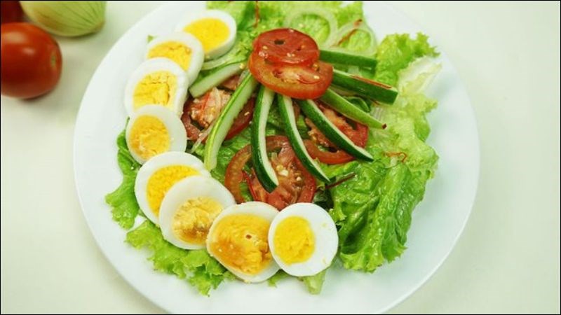 Salad trứng và rau xà lách đơn giản, dễ làm, giàu dinh dưỡng