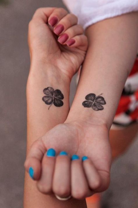 tattoo mini cỏ 4 lá cho các cặp đôi yêu nhau