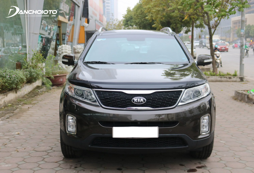 Kia Sorento là một gợi ý nên tham khảo nếu đang không biết 500 triệu mua xe cũ 7 chỗ gì hợp cho gia đình đi lại trong đô thị