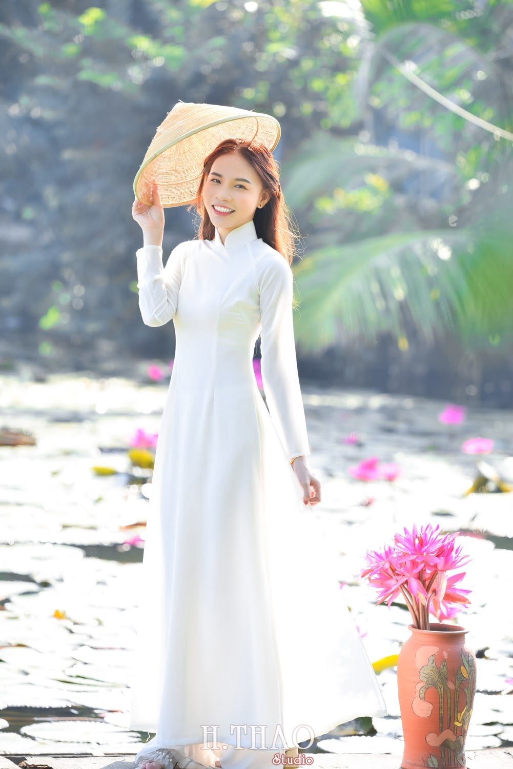 Anh ao dai dep 4 min - Bộ ảnh hoa súng ở Tam Đa tuyệt đẹp - HThao Studio