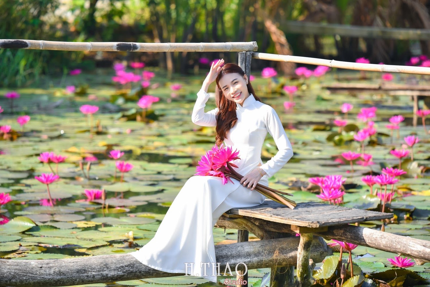 Anh ao dai dep 3 min - Bộ ảnh hoa súng ở Tam Đa tuyệt đẹp - HThao Studio