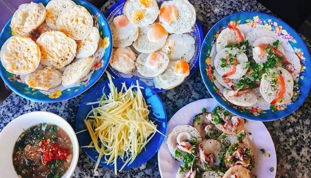 Bánh căn cô Ba hương vị đậm đà 