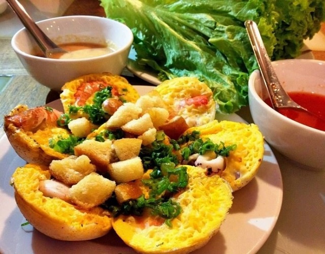 Bánh căn Phan Thiết giòn rụm 