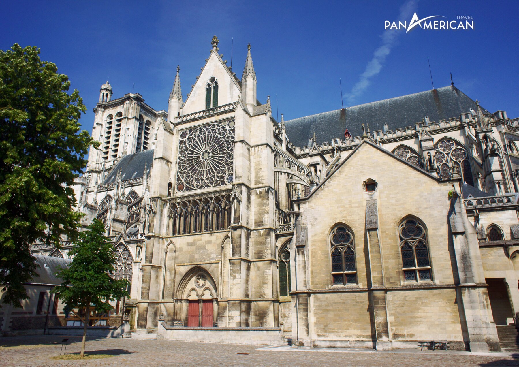 Nhà thờ Saints-Pierre-et-Paul kiệt tác kiến trúc Gothic ở Reims. 