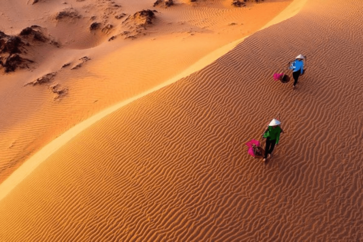 Đồi cát đỏ gần biển Phan Thiết