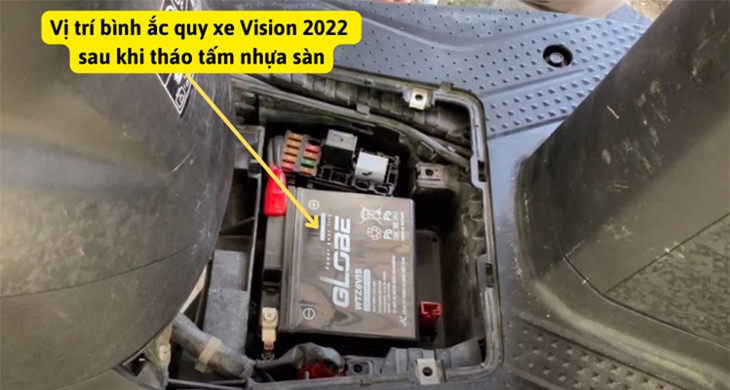 bình ắc quy xe vision 2022 nằm ở đâu