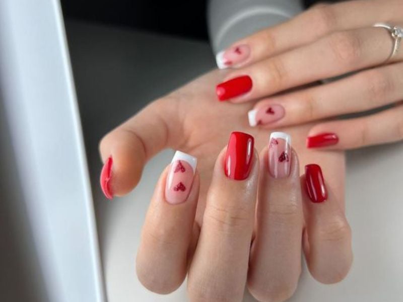 Mẫu nail đỏ tươi kết hợp họa tiết bắt mắt