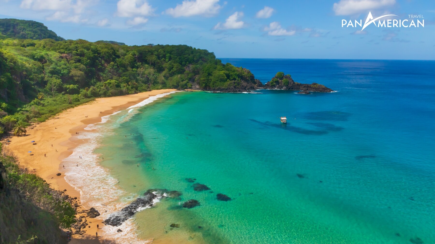 Bãi biển Baia do Sancho, Fernando de Noronha, Brazil