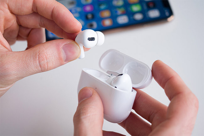 Tai nghe AirPods có bị chai không?