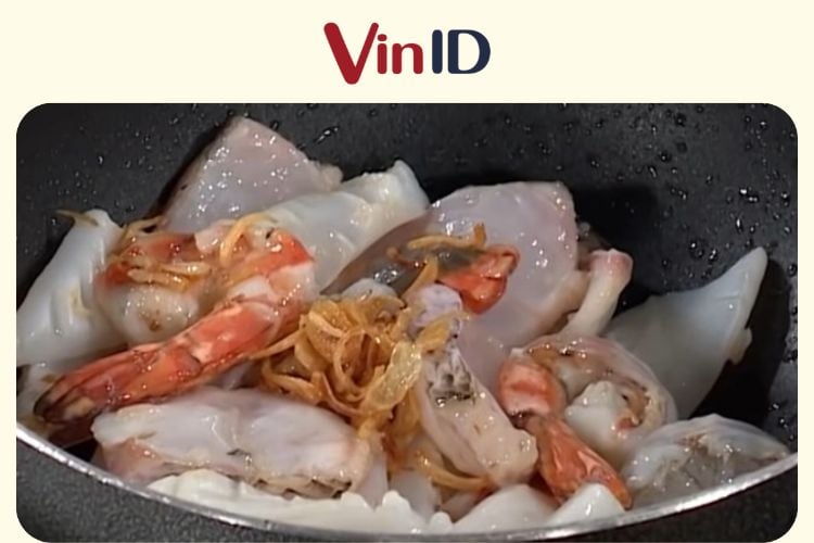 Hải sản được xào đậm vị, chín tới