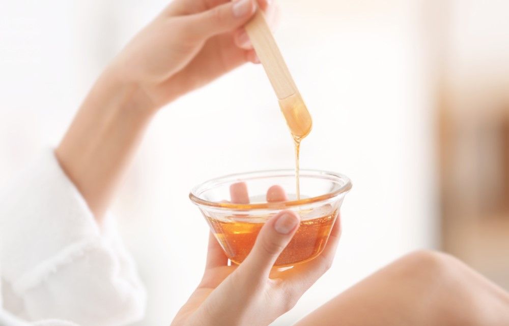 Sáp ong hay đường nâu là nguyên liệu wax lông