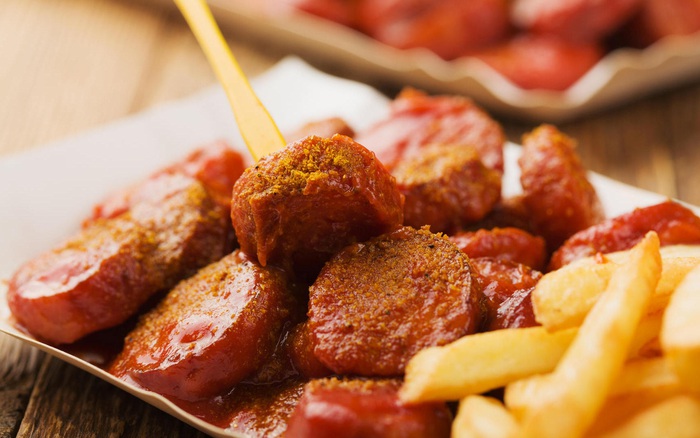 Cách làm currywurst, món ăn đường phố nổi tiếng ở các khu phố Berlin