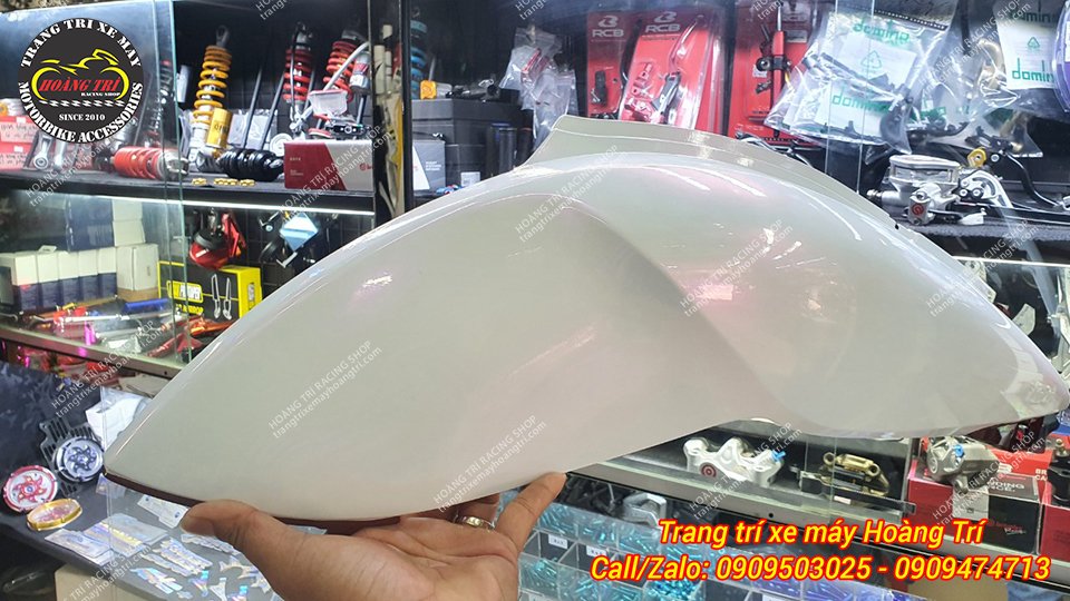 Ánh sáng khi chiếu vào chất liệu decal này sẽ được ánh lên màu hồng