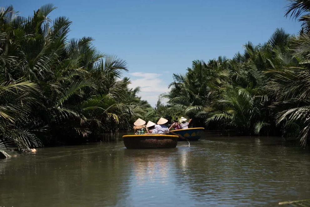 Công Viên VinWonders Nam Hội An là địa điểm du lịch đà nẵng với sự kết hợp hoàn hảo giữa sức sáng tạo hiện đại và yếu tố địa phương, mang đến trải nghiệm du lịch trọn vẹn cảm xúc cho mọi du khách.