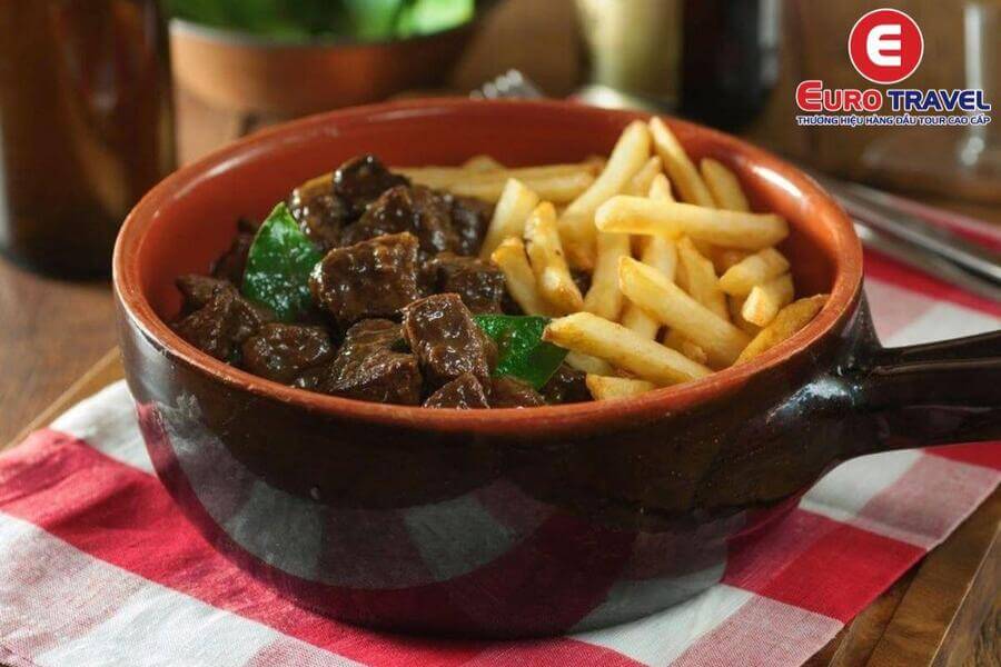 Carbonnade Flamande biểu tượng ẩm thực của Bỉ