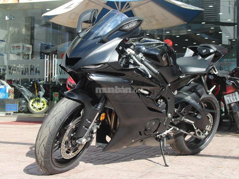 Giá bán Yamaha R6 khá cao