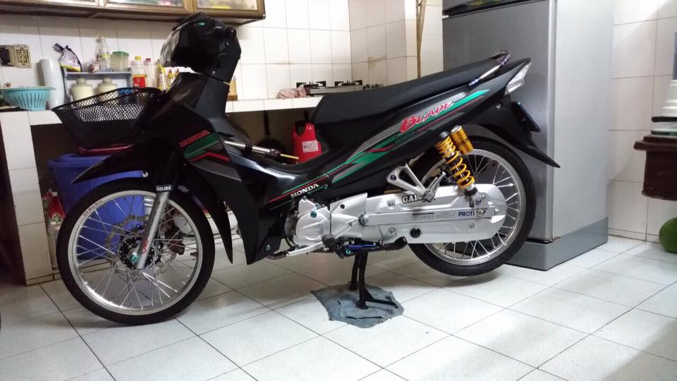 Honda Blade 110 độ giá trị với dàn chân châu âu