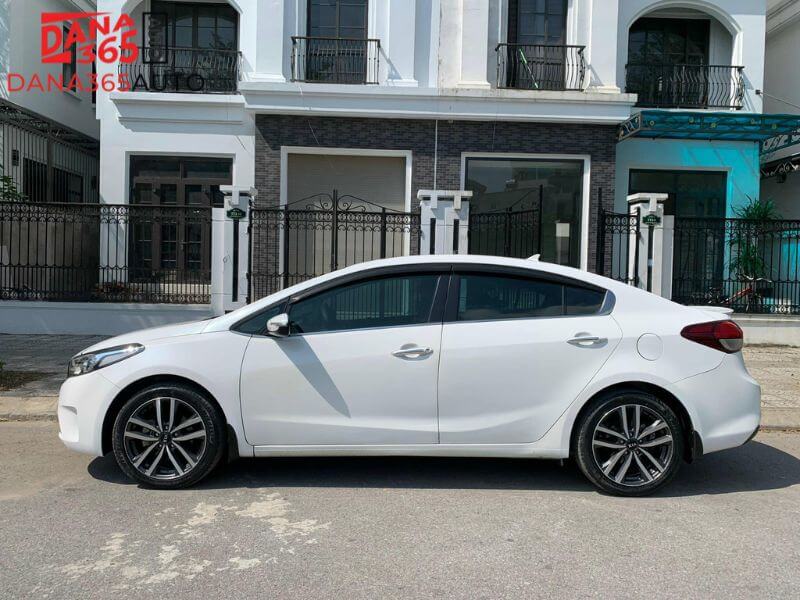 Kia Cerato 2016 cũ có ngoại hình bắt mắt