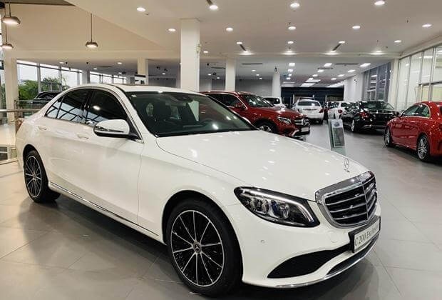 Xe hơi 4 chỗ Mercedes c200