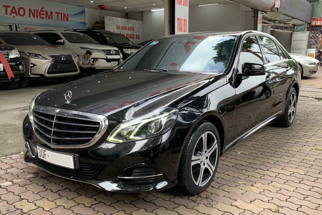 Xe sang Mercedes E200 sau 7 năm sử dụng mất giá 1,4 tỷ đồng