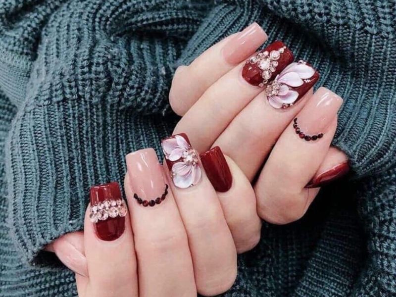 Mẫu nail đính đá ngọc trai