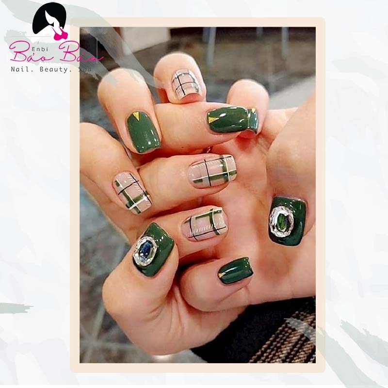 Mẫu nail Noel kẻ sọc