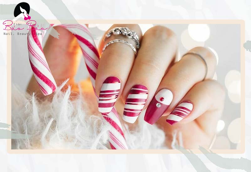 Mẫu nail Noel cây kẹo giáng sinh