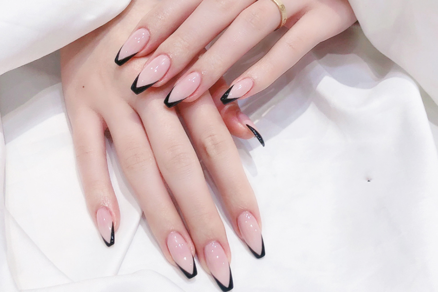 Một mẫu nail vô cùng nữ tính cho nàng