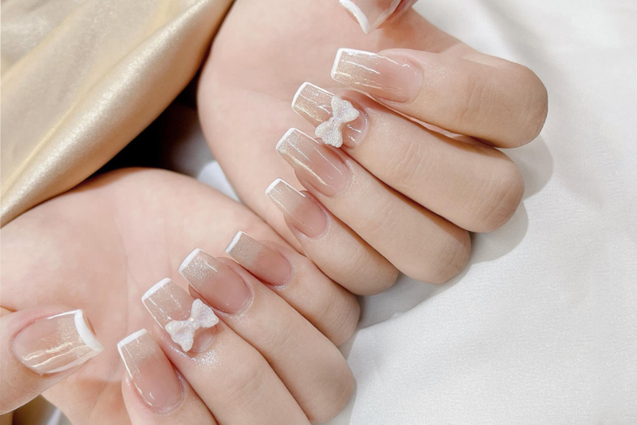 Mẫu nail đơn giản nhẹ nhàng