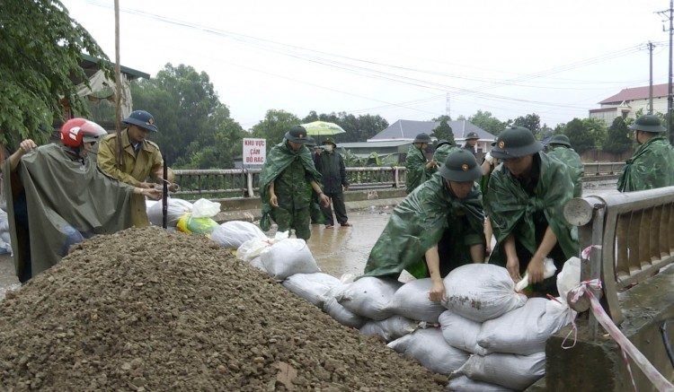 Mơ thấy bộ đội giúp đỡ người dân