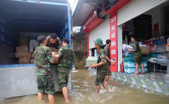 Mơ thấy bộ đội vào nhà