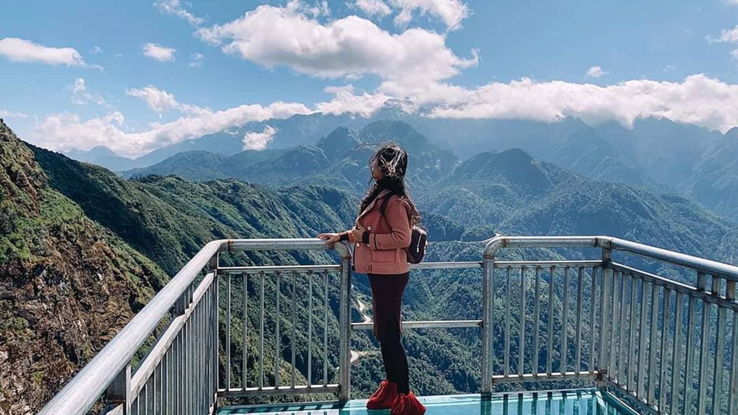 The Glass Bridge near O Quy Ho Pass