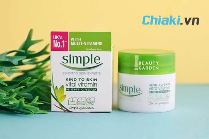 Kem dưỡng ẩm ban đêm Simple Vital Vitamin Cream Night