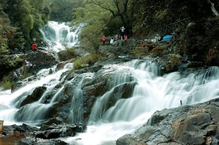 Suối Đá Ngầm Đà Nẵng - Điểm Giải Nhiệt Ngày Hè