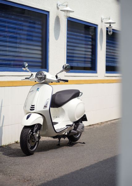 Xe Vespa Primavera màu mới 2022: “Sống động Vespa” và Lựa chọn yên mới Vespa Primavera