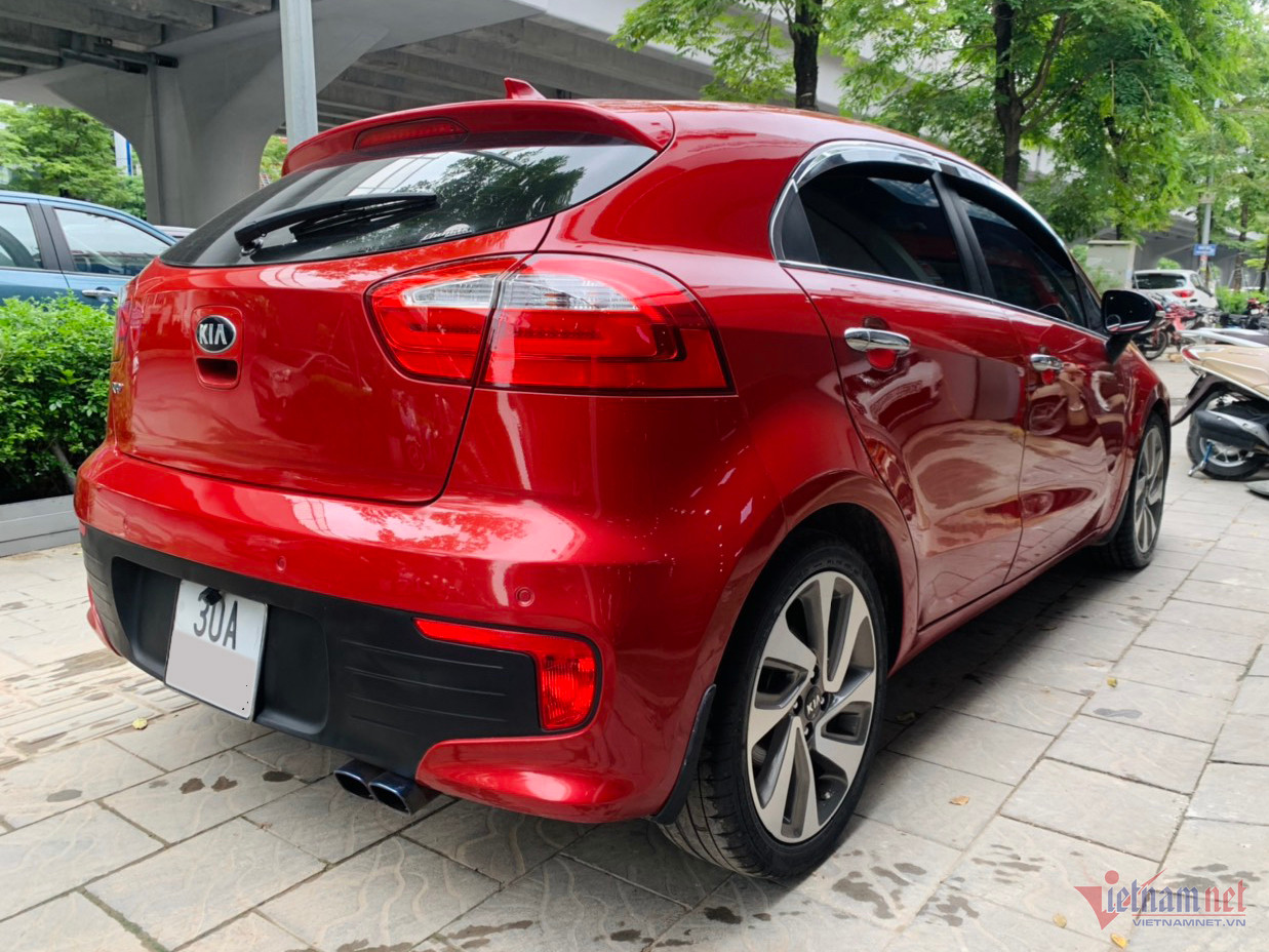 KIA Rio 2015 hatchback giá 350 triệu: Xe 'chất' nhưng giá 'chát'