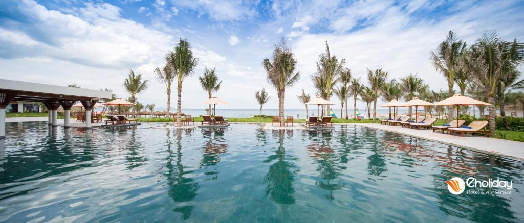 Cam Ranh Riviera Beach Resort & Spa Pool