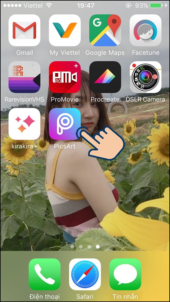 mở ứng dụng PicsArt lên.