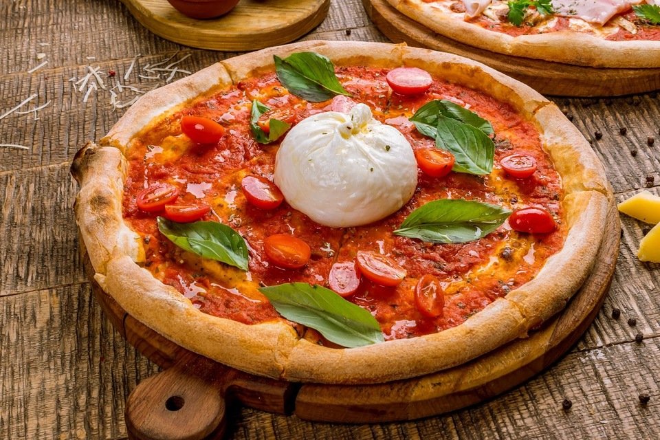 Tìm hiểu 5 loại phô mai làm pizza ngon nức tiếng