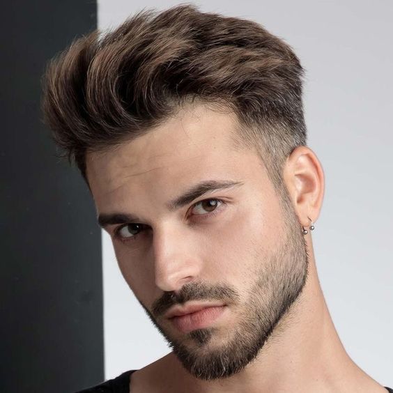 Kiểu tóc Quiff cá tính - Đông Tây Barbershop