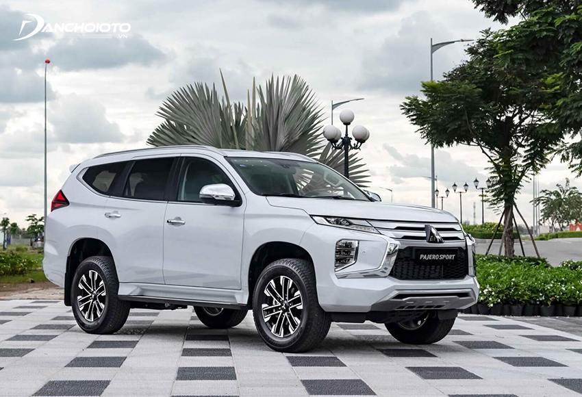 Mitsubishi Pajero Sport là cái tên không thể bỏ qua khi nói đến khoảng 1.000.000 - 1,3 tỷ nên mua xe SUV nào