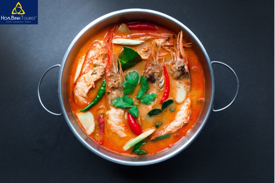 Thổi bùng vị giác với món canh tôm chua cay Tom Yum Goong