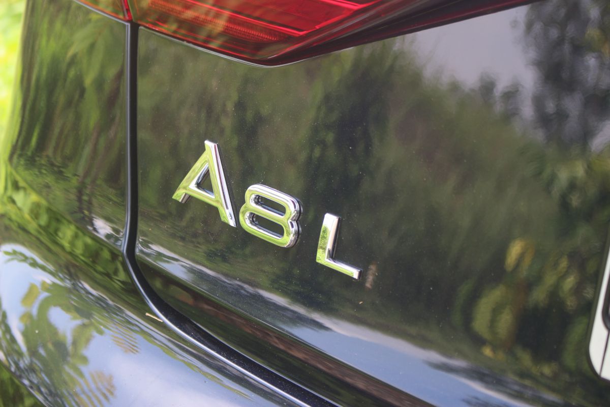 2022 Audl A8 L 4.0 exterior badge CarBuyer Singapore