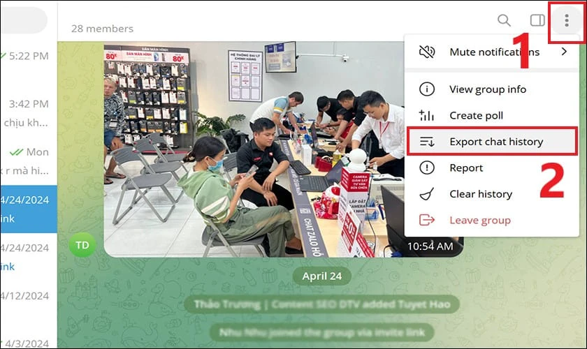 Nhấn vào dấu 3 chấm ở trên cùng rồi chọn Export chat history