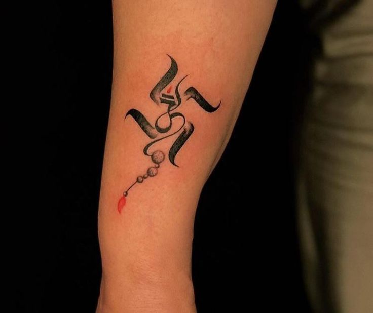 mẫu tattoo chữ vạn nghệ thuật