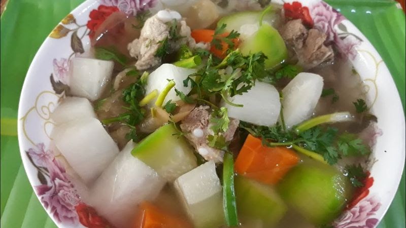 Canh thịt heo củ cải