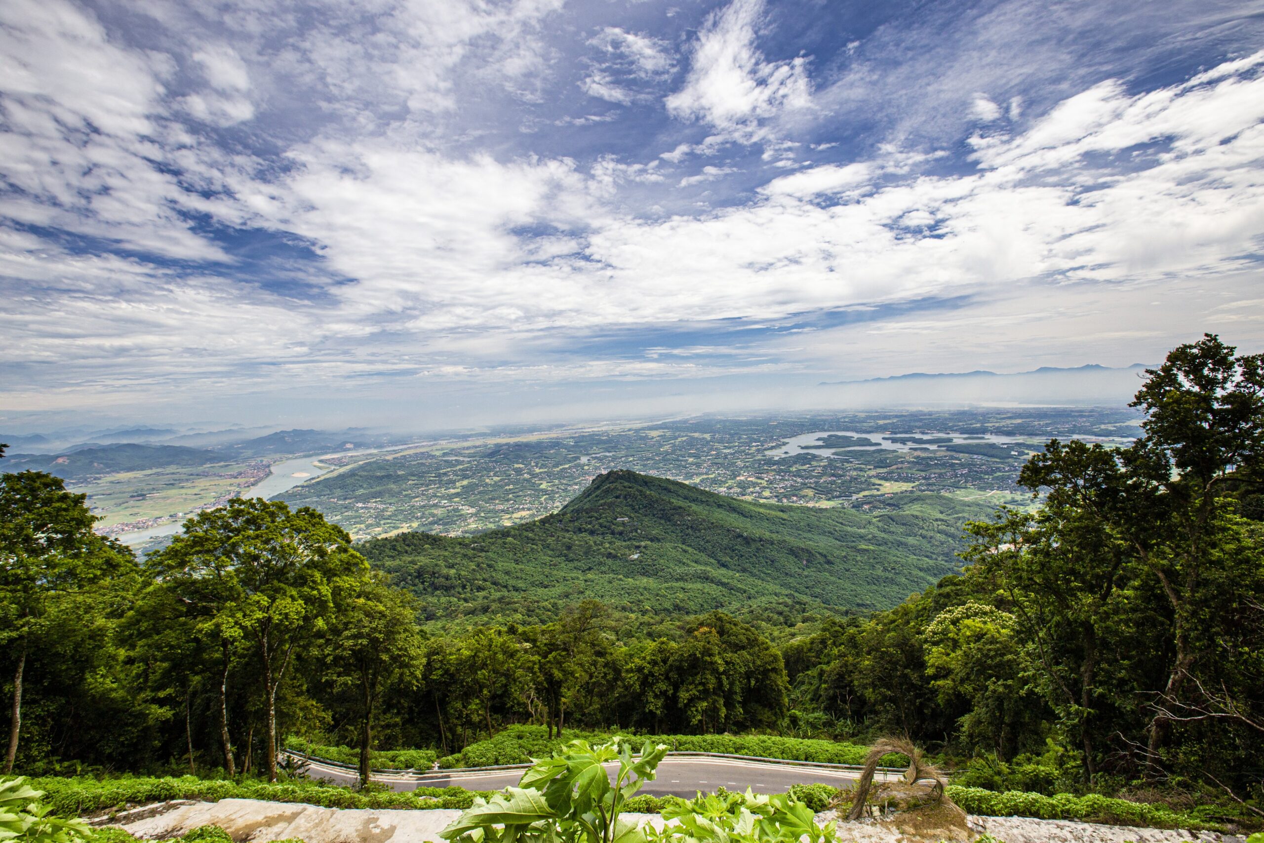 Làng chài Cửa Vạn